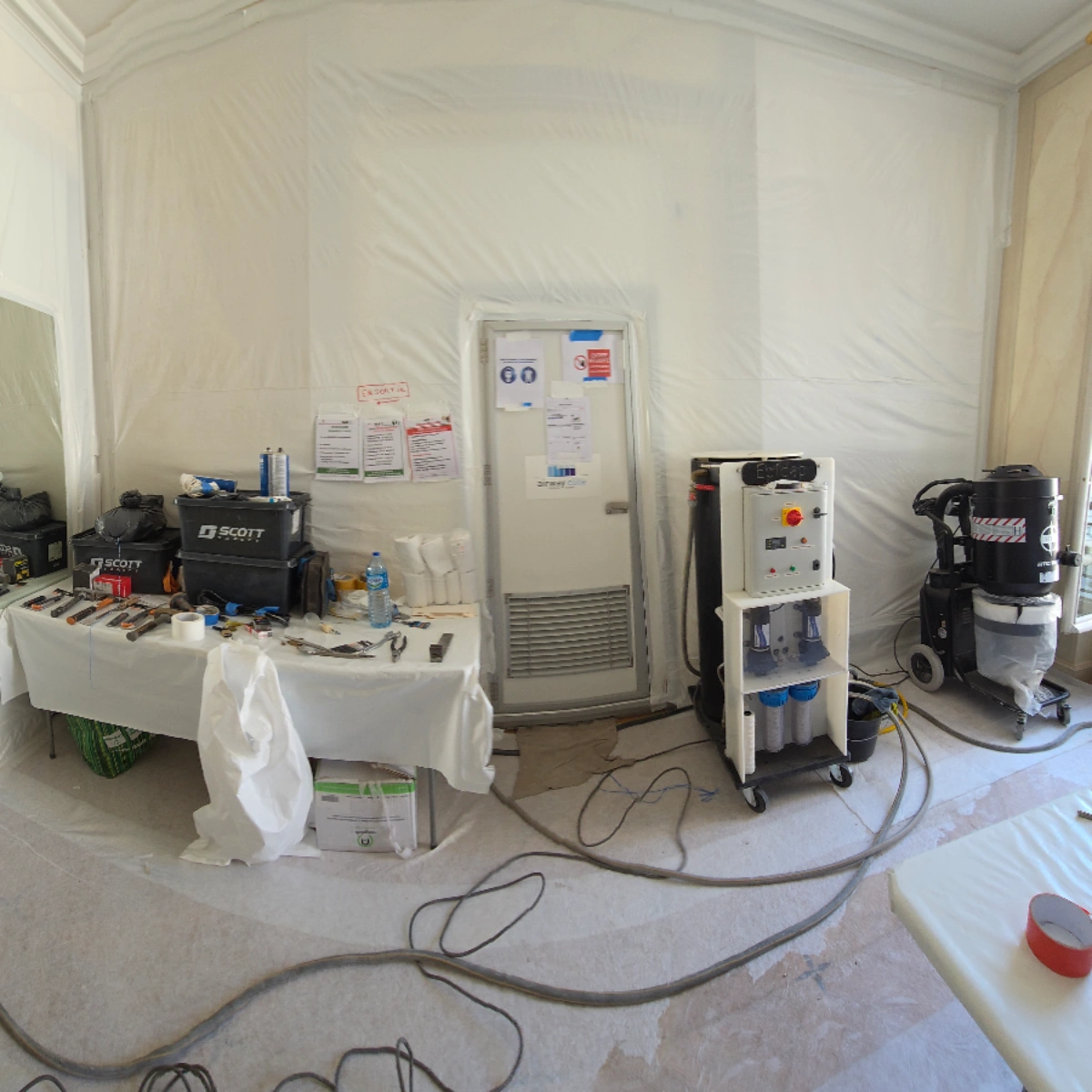 Mise en place confinement étanche plomb