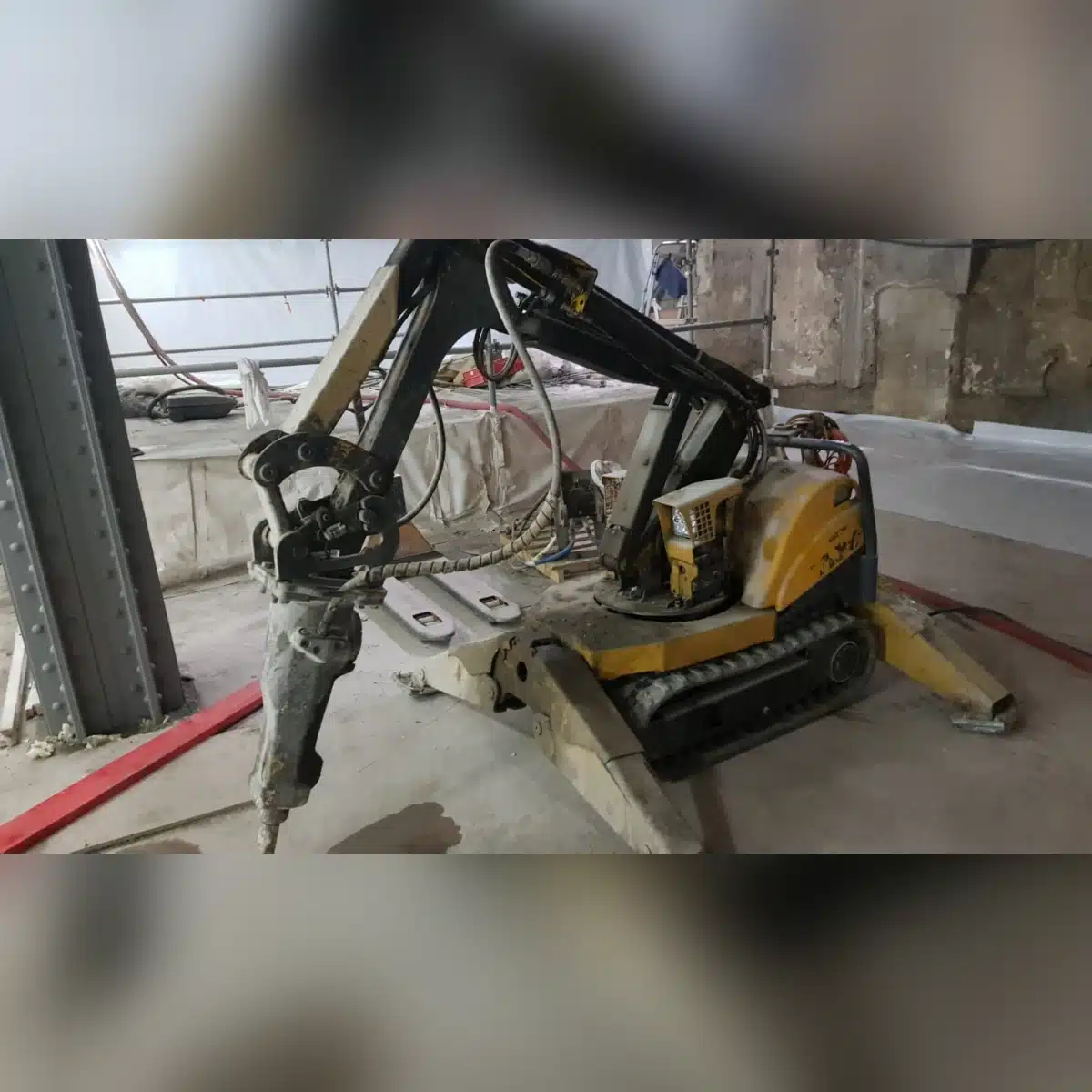 Nettoyage et curage de bâtiment industriel